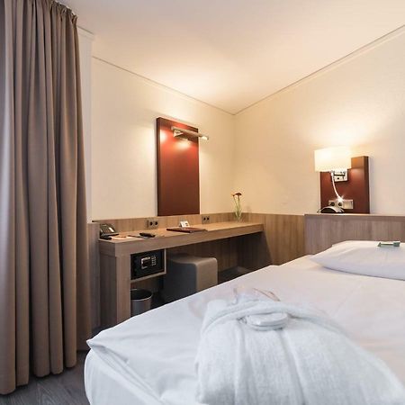 בון Hotel Gustav-Stresemann-Institut מראה חיצוני תמונה